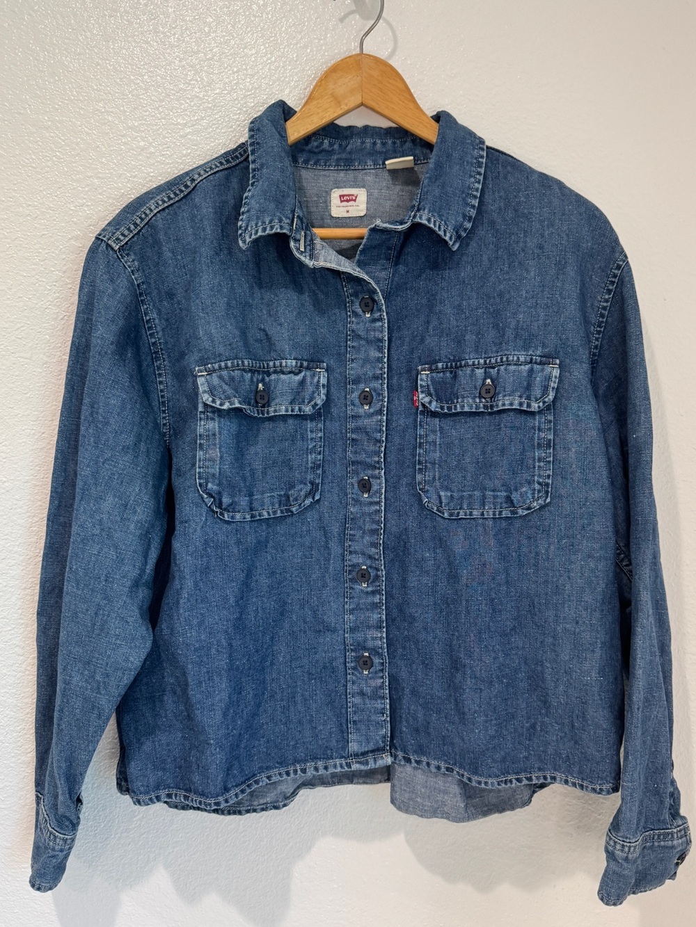 Levi’s Cotton Hemp Oversized Blue Chambray Denim Utility Trucker Shirt Top M
